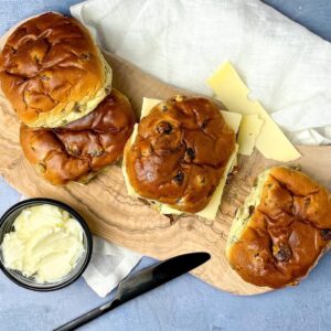 Currant Bun / Krentenbol (per 2)